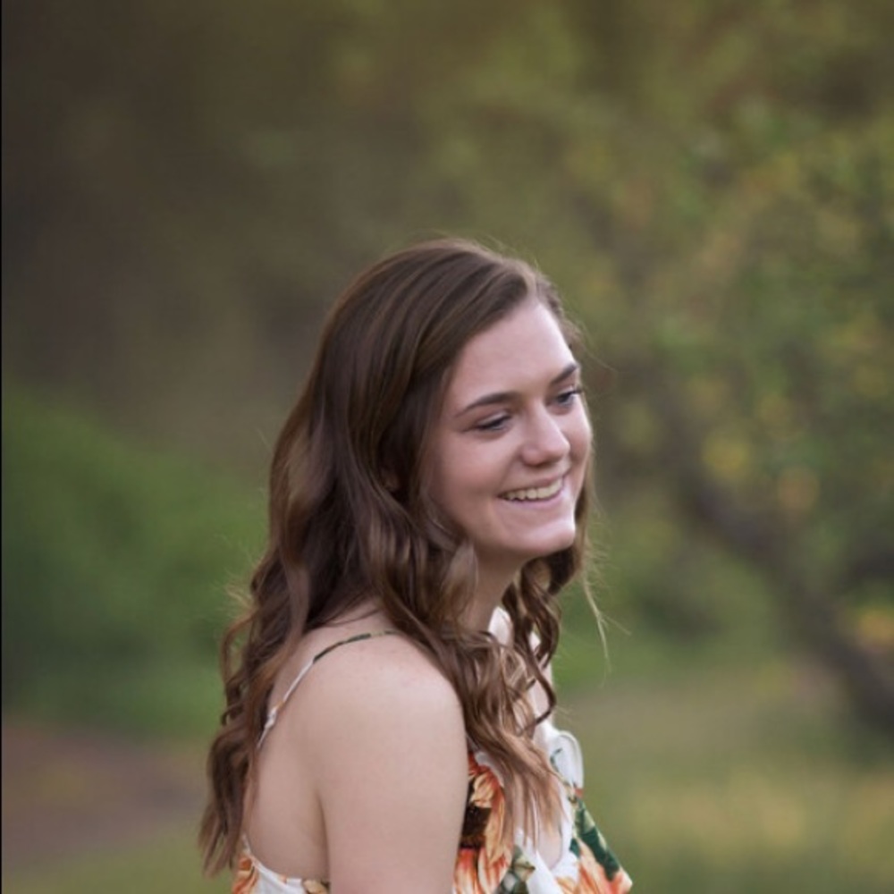 Meet your Posher, Caitlin